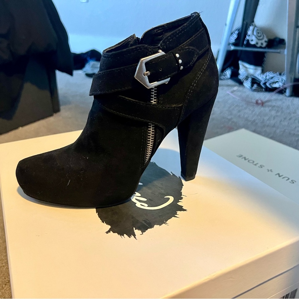Guess booties